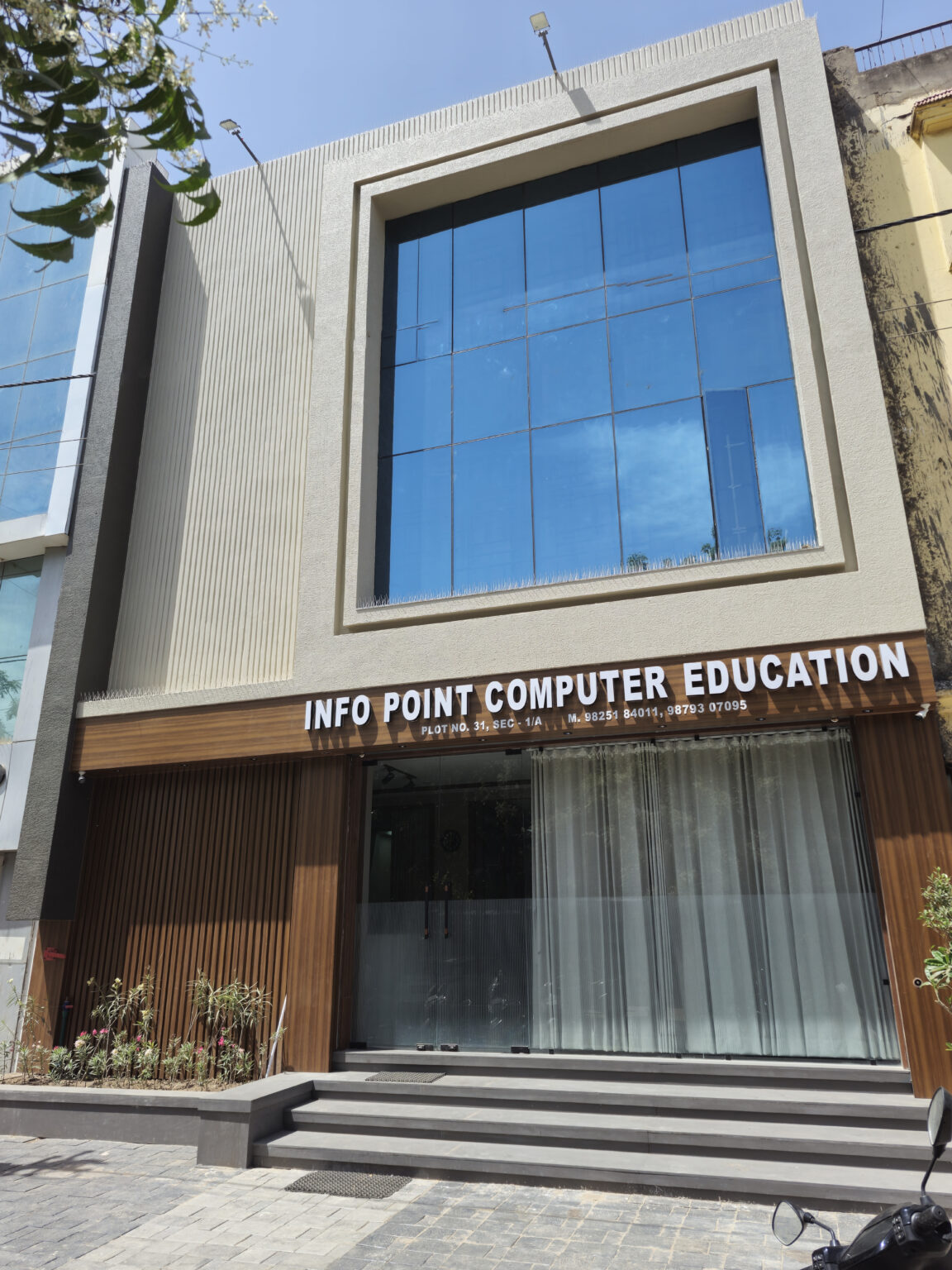 INFO POINT